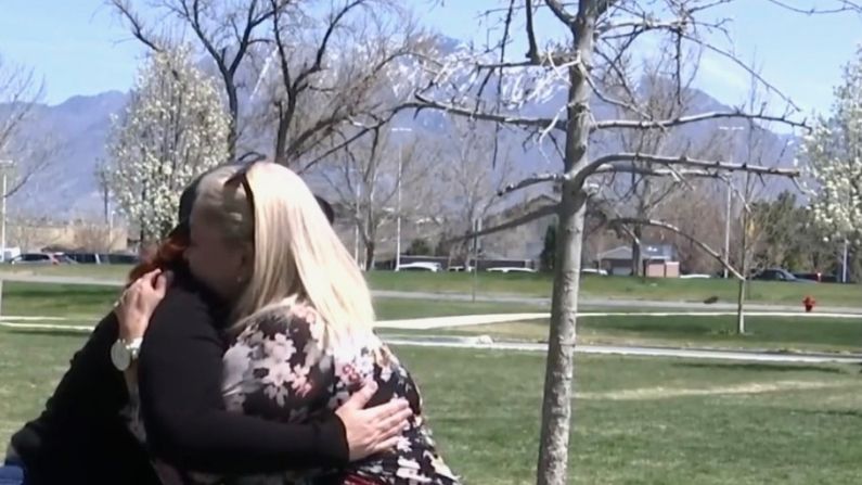Muchas Madres en el Condado de Teton Celebran su Día sin sus Hijos