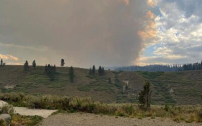 Fish Creek Fire crews make progress, Togwotee Pass delays Thursday