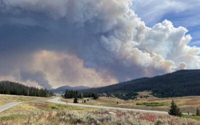 Fish Creek Fire forces evacuations, temporarily closes highway over Togwotee Pass