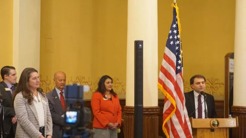 Wyoming elections group sues new voter residency requirement